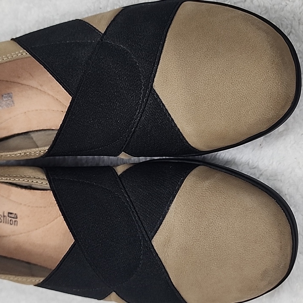 Clarks Medora Suede Jem Cross Strap Tan And Black Slip On Loafer - Picture 3 of 12